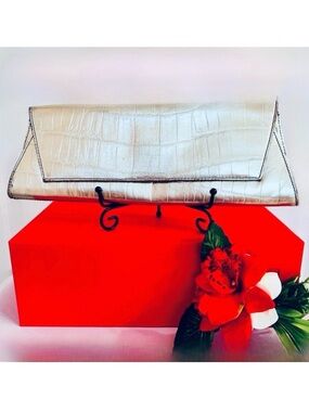 KENNETH COLE ~ Women's gold/silver embossed magnetic closure clutch bag